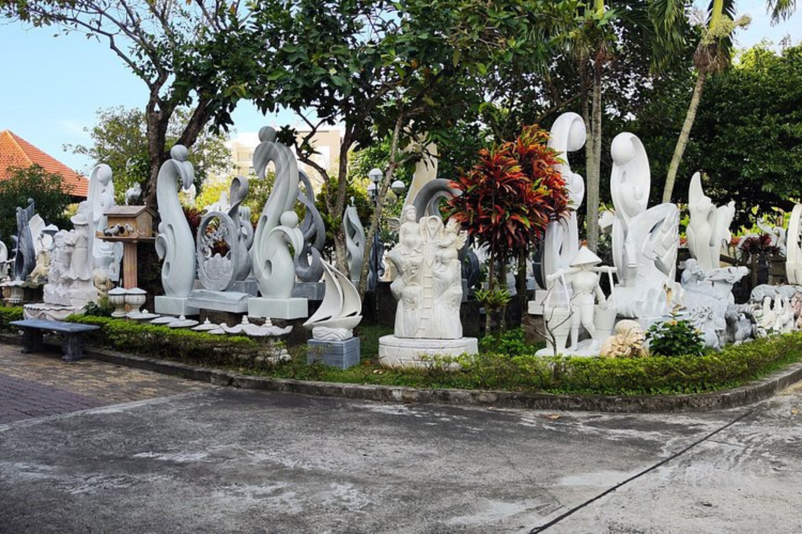 Non Nuoc Stone Village