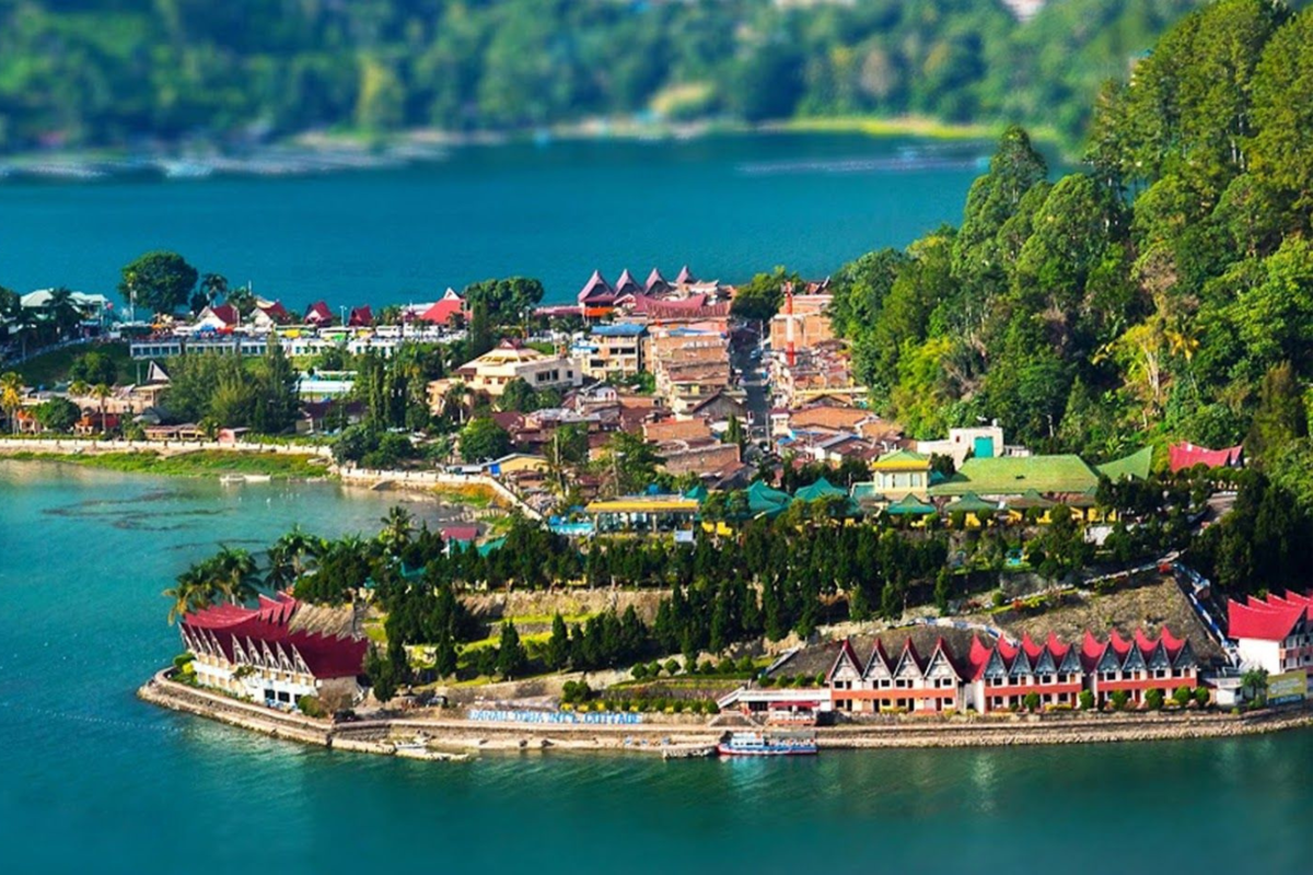 Parapat danau toba