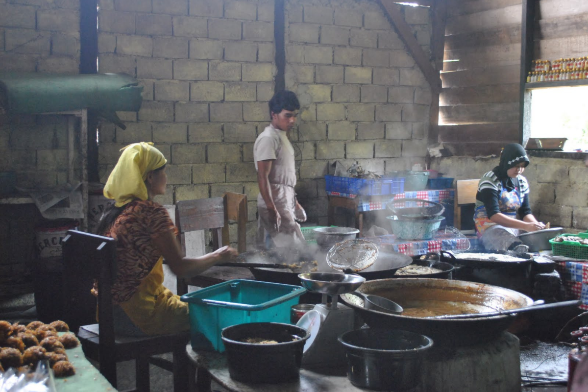 Coffee Factory & Smoke Banana